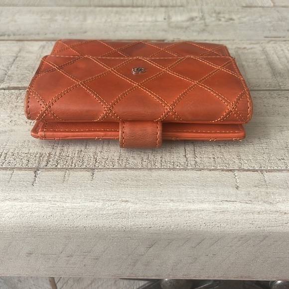 Chanel Wallet - Picture 11 of 15